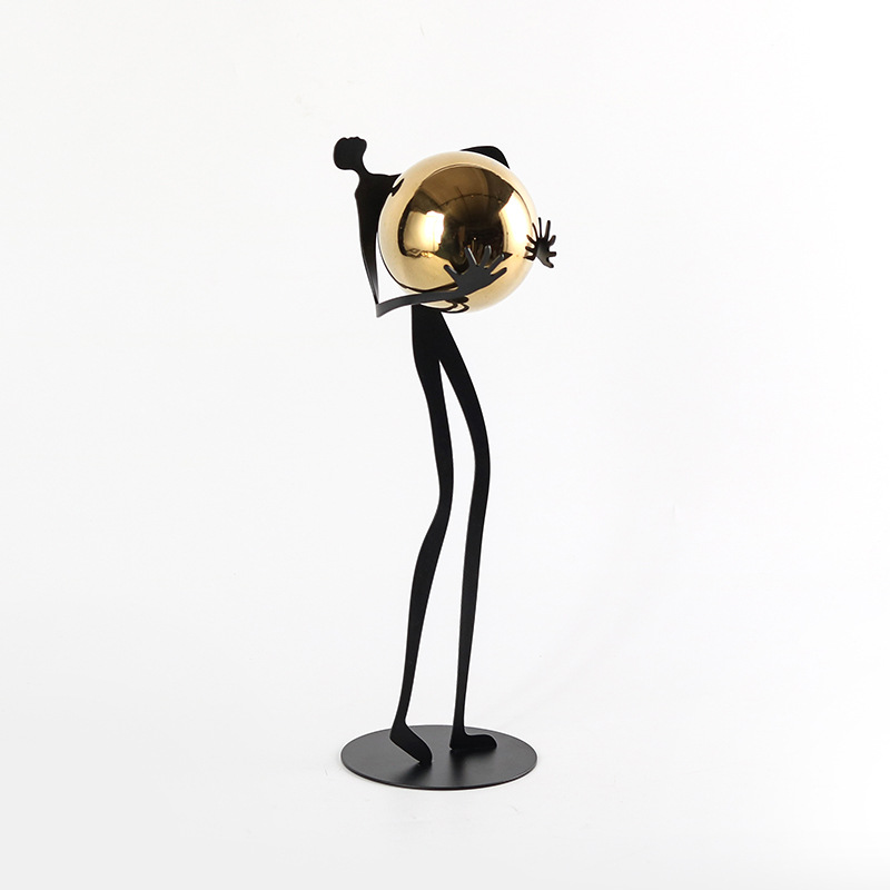 Moderne Kunstfigur mit Kugel,  – Art Craft Club Bewertung und Preis