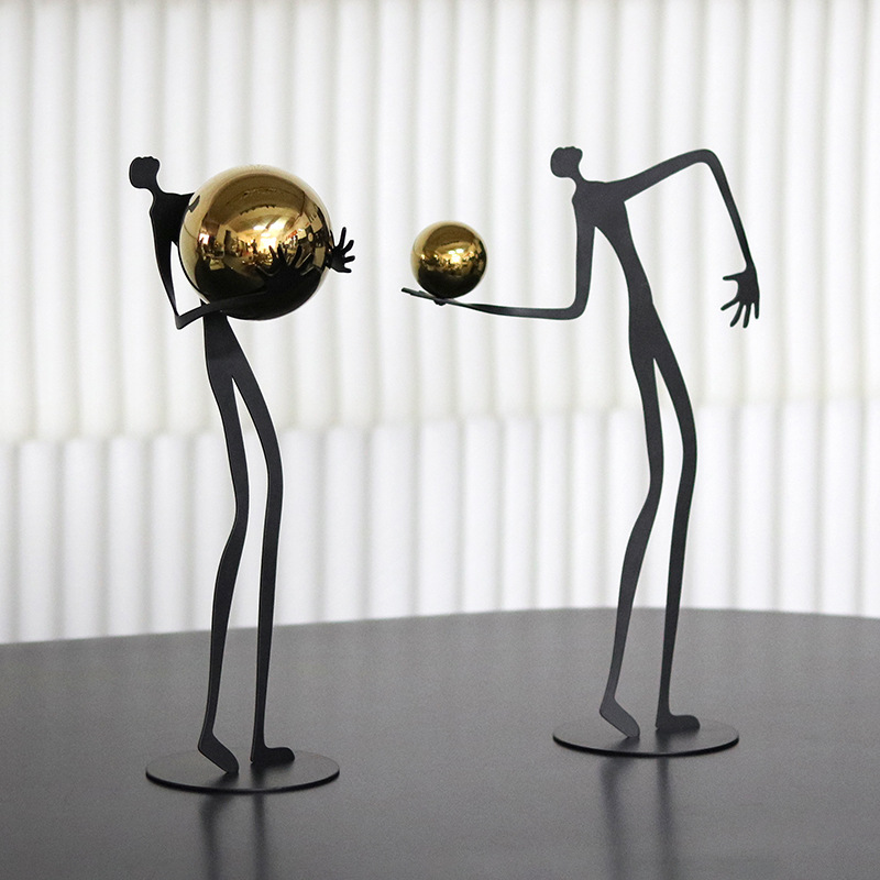 Moderne Kunstfigur mit Kugel,  – Art Craft Club Bewertung und Preis